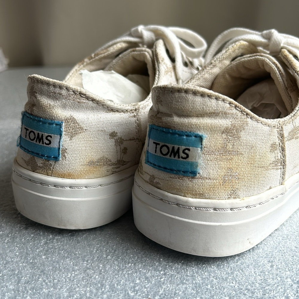 TOMS 7.5 Sneaker - Picture 9 of 9